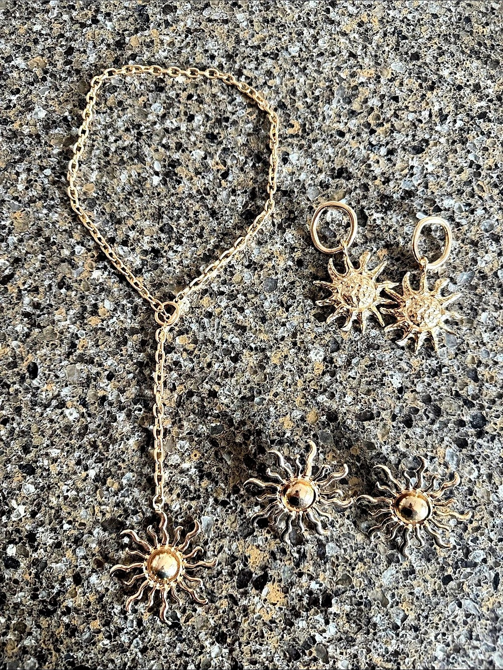Sunburst Necklace & 2 pair of Earrings in Gold Tone Metal